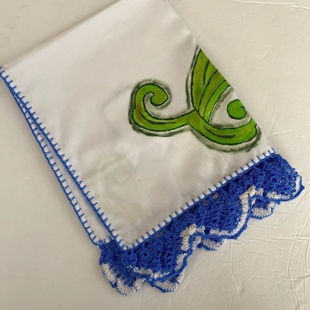 Hand embroidery 🪡 🧵 to wrap tortillas